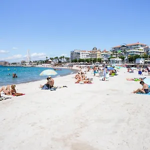 Appartement 1 Neuf A 100 M Des Plages Et De La Gare, Saint-Raphaël