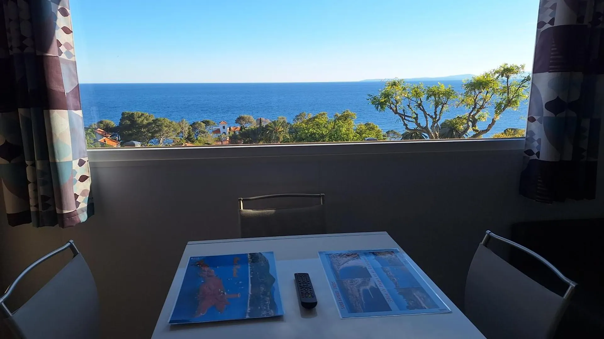 Charmant Mobil Home Avec Vue Mer Exceptionnelle Saint-Raphael  Saint-Raphael (Var)